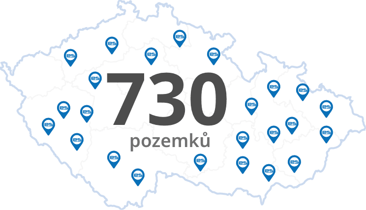 730 pozemků